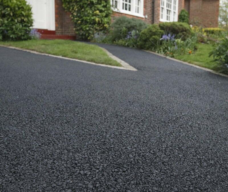 Asphalt or Concrete: Which Driveway Should You Choose?