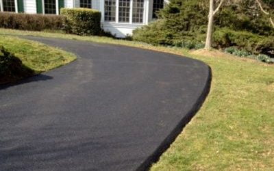 The Benefits of Sealcoating Your Asphalt Driveway