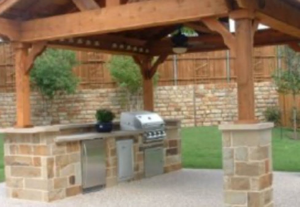Reasons You Should Install an Outdoor Kitchen